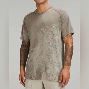 Lululemon Men’s Small Metal Vent Tech Shirt Movement Is Medicine Tan Athletic